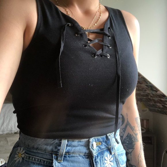 2/15$ URBAN HERITAGE tank top - Picture 2 of 3